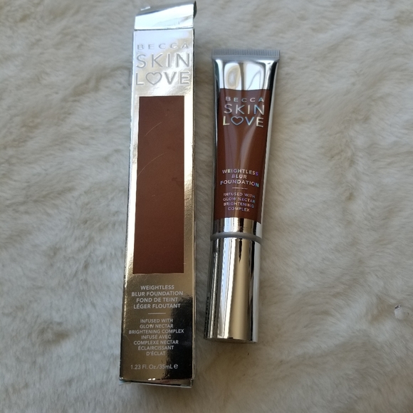 Becca Weightless Blur Skin Love Foundation - Picture 1 of 6